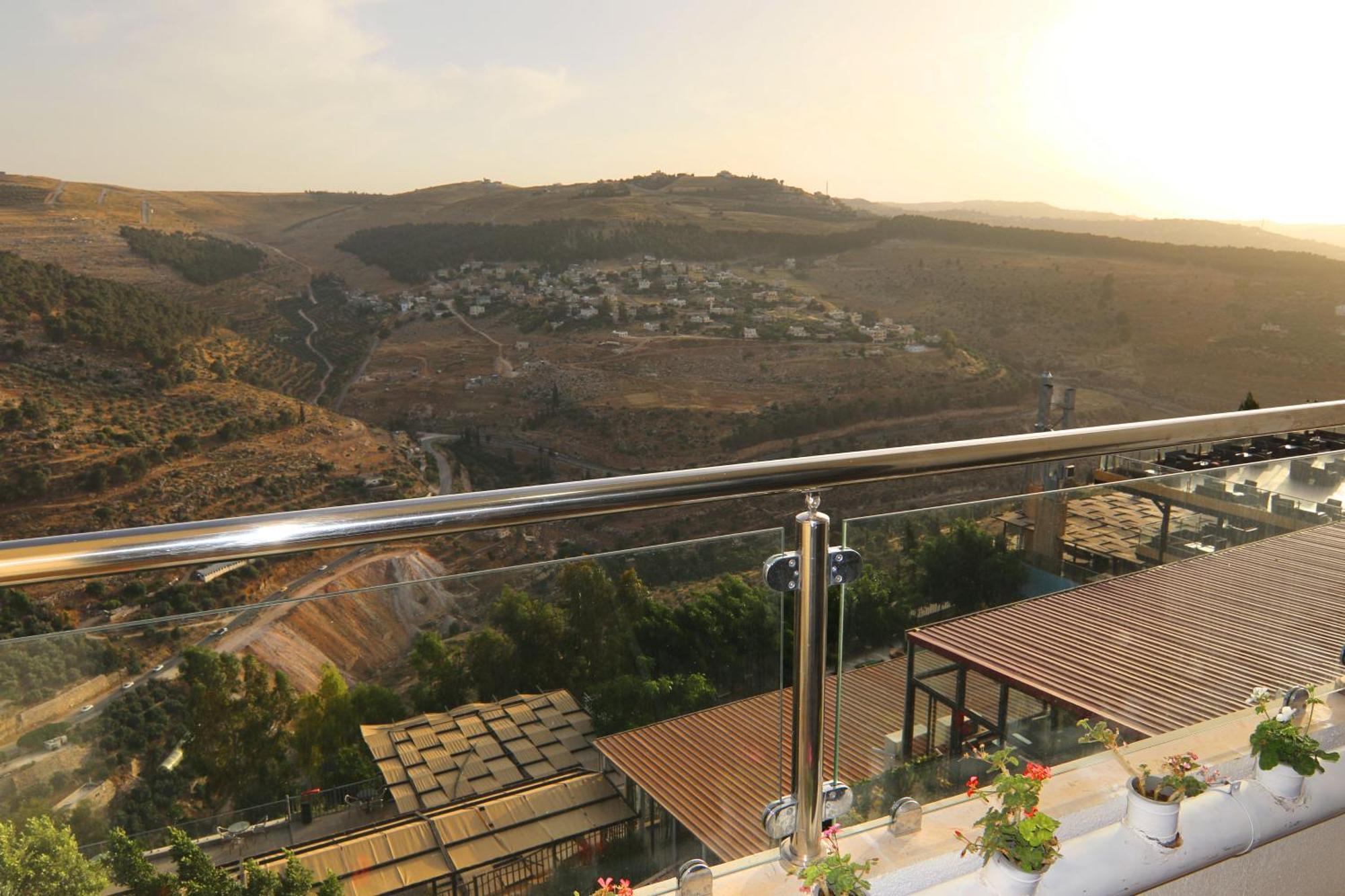 Sindyan Resort Amman Exterior photo