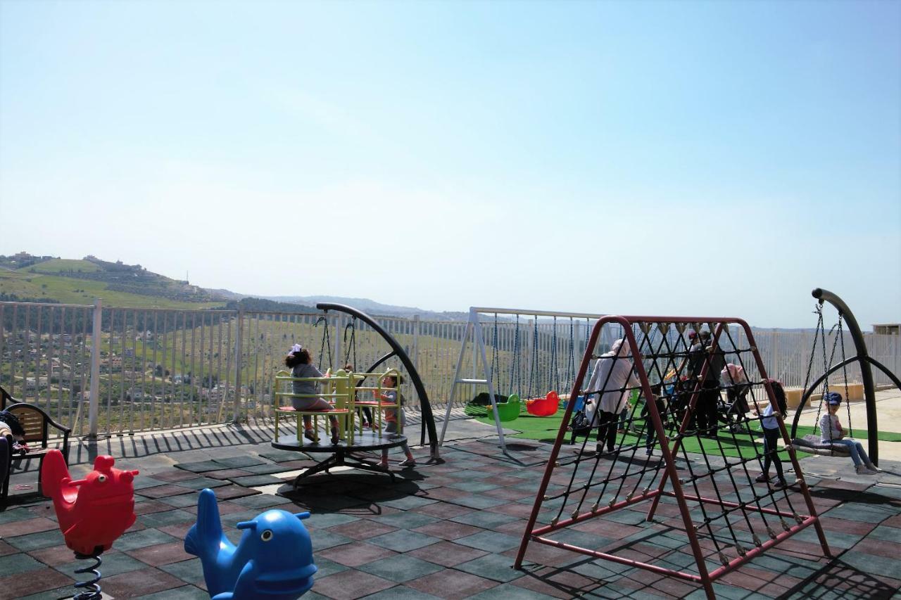 Sindyan Resort Amman Exterior photo